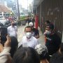Polisi Tangkap Satu Pelaku Aksi Perampokan Toko Emas di Bandung, Dua DPO Kasatreskrim Polrestabes Bandung, AKBP Rudi Trihandoyo, saat berada di lokasi kejadian perampokan. Senin (20/9).