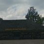 SeorangSMA Negeri 1 Rancaekek. (Yanuar Baswata/Jabar Ekspres) pria tengah berdiri di ujung kiri bangunan SMA Negeri 1 Rancaekek. (Yanuar Baswata/Jabar Ekspres)