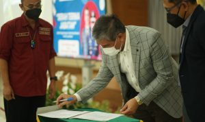 Kepala DPMD Prov Jabar Dicky Saromi memberikan sambutan pada acara Serah Terima Jabatan Kepala BPSDM Prov Jabar kepada Hery Antasari.