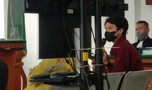 Gitaris The Changcuters, Arlanda Ghazali Langitan (Alda) saat menjadi Saksi di sidang Aa Umbara dan Andri Wibawa, Rabu (29/9).