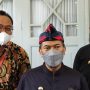 Wali Kota Bandung, Oded M Danial (tengah)