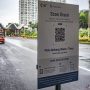 Kode batang (QR Code) aplikasi PeduliLindungi di Pintu Gerbang Utama Timur, Taman Impian Jaya Ancol, Jakarta, Selasa (14/9/2021). (Foto: ANTARA FOTO/Aprillio Akbar/hp.)