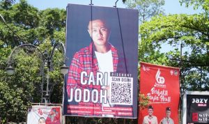 Beredar Baliho "Cari Jodoh" di Kota Bandung, Ternyata Ini Pemiliknya baliho cari jodoh bandung seafood bang bopak