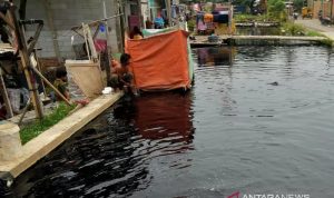 Kondisi Kali Cilemahabang di Desa Sukaraya, Kecamatan Karang Bahagia, Kabupaten Bekasi, Jawa Barat. (ANTARA/Pradita Kurniawan Syah).