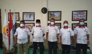 Ketua Umum KONI Kota Depok, Herry Suprianto (tengah), ist optimis pon xx papua