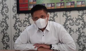 Kasus Penyelundupan Narkoba di Lapas Jelekong Sulit Dibuktikan, Loh Kenapa? Kasat Narkoba Polresta Bandung, Kompol Dadang Garnadi saat diwawancara di Mapolresta Bandung, Jumat (3/9). (Yully S Yulianty/Jabar Ekspres)
