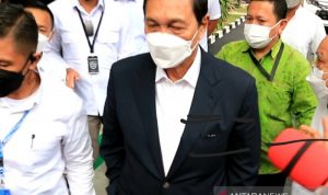 Kasus Covid-19 Naik Lagi! Luhut Bilang Ini Ke Masyarakat Menteri Koordinator Bidang Kemaritiman dan Investasi (Menko Marves) Luhut Binsar Pandjaitan memberikan keterangan kepada wartawan usai menjalani klarifikasi terkait laporannya terhadap Haris Azhar dan Fatia Maulidiyanti di Polda Metro Jaya, Senin (27/9/2021). ANTARA/Fianda Sjofjan Rassat