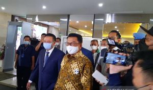 Kepala Staf Kepresidenan (KSP) Moeldoko keluar dari Gedung Bareskrim Polri usai melaporkan peneliti ICW, Jakarta, Jumat (10/9/2021). ANTARA/Laily Rahmawaty/aa