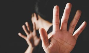 Dua Pria Congkel Pintu Kontrakan Lalu Bekap Gadis 19 Tahun, Eh Malah..