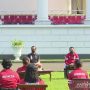 Tangkapan layar Presiden Joko Widodo memberikan bonus bagi para atlet serta pelatih yang berlaga di Paralimpiade Tokyo 2020 di halaman Istana Kepresidenan Bogor, Jumat (17/9/2021). ANTARA/Desca Lidya Natalia