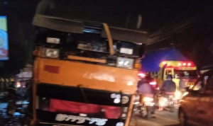 Memakan Korban, Truk Terbalik di Puncak Bogor