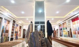Viera Sutra Alam Garut Berinovasi di Tengah Pandemi Batik Sutra Garut.