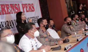 Korban Kebakaran Lapas Tangerang Teridentifikasi Karo Penmas Divisi Humas Mabes Pori Brigjen Pol Rusdi Hartono saat menggelar konferensi pers kebakaran Lapas Dewasa Kelas 1 Tangerang di Rumah Sakit Polri, Kramat Jati, Jakarta, Jumat (10/9). Tim Disaster Victim Identification (DVI) berhasil mengidentifikasi satu orang korban atas nama Rudhi Bin Ong Cue, laki-laki berumur 43 tahun. (Issak Ramdhani / fin.co.id)