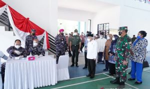 Wakil Presiden Ma'ruf Amin meninjau pelaksanaan vaksinasi COVID-19 di Pondok Pesantren An-Nawawi Tanara Serang, Banten, Kamis (16/9/2021). ANTARA/HO-Asdep KIP Setwapres