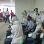 Dansektor 4 Citarum Harum Kolonel infantri Mulyono HS sedang memberikan motivasi kepada para siswa agar giat belajar meski di masa Pandemi