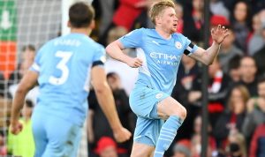 Man City Keluhkan Sikap Suporter Liverpool yang Meludah SELEBRASI: Pemain Manchester City, Kevin de Bruyne merayakan gol yang tercipta. (@ManCity/Twitter)