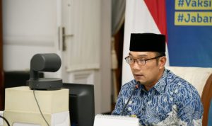 Gubernur Jabar Ridwan Kamil menjadi pembicara pada acara Web Binar ICMI Orwil Jabar