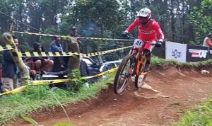 Teras Caf 1st Series Cikole Lembang Jadi Ajang Pemanasan Atlet Nasional dan 300 Pembalap Sepeda Downhill