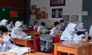 Proses belajar mengajar dengan menggunakan kurikulum merdeka belajar yang akan mulai diterapkan pada tahun ajaran sekarang. (ist)