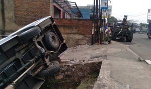 Pasca peristiwa kecelakaan lalu lintas di wilayah Kecamatan Cicalengka, Kabupaten Bandung pada Selasa (19/10).