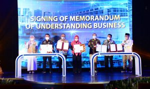 Direktur Utama bank bjb Raih Penghargaan Cinematography of Investment Festival di WIJS 2021