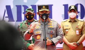 Lonjakan Covid-19 Intai Libur Nataru, Kapolri: Harus Waspada Kapolri Jenderal Pol Listyo Sigit Prabowo, hadiri kegiatan bakti sosial dan vaksinasi massal oleh Alumni Akabri 1990 di Gedung Jaga Nusantara 1 (JN1) Kelapa Dua, Tangerang Selatan, beberapa waktu lalu. (ANTARA/HO-Divisi Humas Polri)