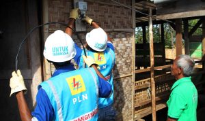 Hari Listrik Nasional ke-76: PLN Terangi 75.278 Desa di Penjuru Negeri, Memutar Roda Ekonomi