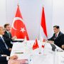Presiden RI Joko Widodo menggelar pertemuan bilateral dengan Presiden Turki Recep Tayyip Erdogan di sela-sela rangkaian acara KTT G20 yang digelar di La Nuvola, Roma, Italia, Sabtu (30/10/2021). ANTARA/HO-Biro Pers Sekretariat Presiden.