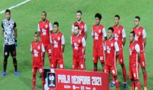 Tim Persija Jakarta sebelum memainkan laga turnamen Piala Menpora 2021 di Stadion Manahan Solo, Jawa Tengah. ANTARA/Bambang Dwi Marwoto.