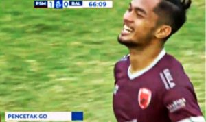 Tangkapan layar saat Azka Fauzi berselebrasi usai mencetak gol pertama bagi PSM dalam pertandingan pekan ke-7 Liga 1 2021/2022 di Stadion Sultan Agung, Bantul, Minggu (17/10/2021). ANTARA/Indosiar.