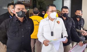 Dua Orang Kades di Lembang Diduga Jual Lahan Desa Rp 50 Miliar untuk Dijadikan Obyek Wisata melakukan persengkongkolan jahat dengan cara menghapus aset milik desa untuk kepentingan pribadi dan dijadikan obyek wisata.