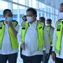 Menteri Bidang Perekonomian Airlangga Hartarto ketika mengunjungi KEK Gresik