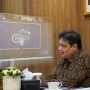 Menteri koordinator bidang perekonomian Arlangga Hartarto menjadi pembicara pada sebuah seminar