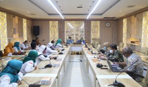 Puluhan Guru Honorer Datangi DPRD Jabar untuk Adukan Regulasi PPPK Perwakilan Guru Honorer sedang beraudensi dengan KOmisi V DPRD Jabar