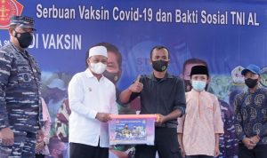 Panglima Santri Kawal Serbuan Vaksin TNI AL di Ponpes Suryalaya