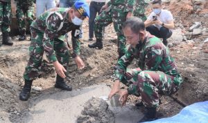 Kasdam III/Slw Brigjen TNI Darmono Susastro meletakan batu pertama pembangunan tahanan militer