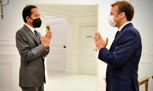 Presiden Joko Widodo Ketika bertemu dengan Presiden Prancis di Italia (Foto: Humas Setkab)