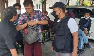 Kejagung RI Tangkap Koruptor Pengadaan Listrik Setelah 9 Tahun Buron Proses penangkapan buronan koruptor pengadaan listrik oleh Kejagung RI