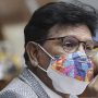 Menteri Komunikasi dan Informatika Johnny G Plate (kiri) mengikuti rapat kerja dengan Komisi I DPR di Kompleks Parlemen, Senayan, Jakarta, Rabu (22/9/2021). Rapat tersebut membahas penyesuaian RKA-K/L Kemkominfo Tahun Anggaran 2022. ANTARA FOTO/Dhemas Reviyanto/wsj.