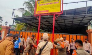 Tempat Ibadah Ahmadiyah Disegel Satpol PP Kota Depok Satpol PP Depok kembali segel Sekretariat Ahmadiyah. ANTARA/HO-Satpol PP Depok