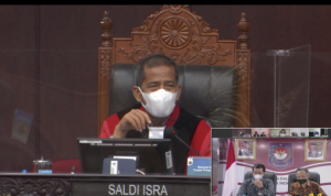 Tangkapan layar suasana sidang Perkara Nomor 32/PUU-XIX/2021 yang disiarkan secara langsung di kanal YouTube Mahkamah Konstitusi RI, Selasa (5/10/2021). ANTARA/Putu Indah Savitri