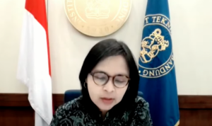 Rektor ITB: Atmosfer Akademik Tak Bisa Digantikan PJJ Rektor Institut Teknologi Bandung (ITB) Prof Reini Wirahadikusumah dalam webinar yang dipantau di Jakarta, Kamis (7/10/2021). (ANTARA/Indriani)