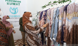 Program usaha mandiri utk kaum ibu di Karawang (ANTARA/HO-Pupuk Kujang)