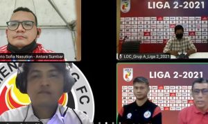 Tangkapan layar video jumpa pers pelatih Semen Padang FC Weliansyah dan pemain Dedi Gusmawan (ANTARA /MO Semen Padang)