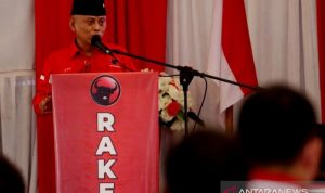 Wasekjen DPP PDIP Arif Wibowo saat memberikan pemaparan di rapat kerja daerah (Rakerda) DPD PDIP Papua Barat di Manokwari,
