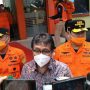 Wakil Ketua Komisi V DPR RI, Ridwan Bae (tengah) bersama Direktur Sarana Prasana dan Komunikasi Basarnas Pusat, Brigjen Widjang Pranjoto (kiri) dan Kepala Biro Umum Basarnas Pusat, S Riyadi (kanan) di Kantor SAR Bandung, Jumat (1/0). (Yanuar Baswata/Jabar Ekspres)