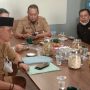 Anggota Komisi B DPRD Kabupaten Bandung, Dasep Kurnia menanggapi terkait kerugian yang dialami para petani, nanti kata Dasep, akan dimusyawarahkan mengenai cara mengganti kerugian yang dialami petani.
