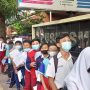 Disdik Kota Cimahi Sebut Vaksinasi Pelajar Sudah Capai 94 Persen ANTUSIAS VAKSIN: Sejumlah siswa tampak antusias untuk mendapatkan dosis vaksin, beberapa waktu lalu. (Intan Aida/Jabar Ekspres)(Intan Aida/Jabar Ekspres)