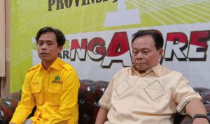 Penanggung Jawab DPD Golkar Jabar, Yod Bintaraga (Kanan) dan ketua pelaksana HUT Partai Golkar di Jawa Barat, Edi Rusyandi (Kiri). Rabu (13/10).
