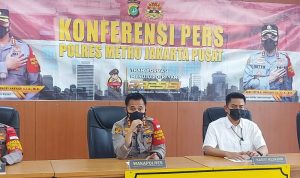 Wakapolres Metro Jakarta Pusat AKBP Setyo Koes Heriyanto (kiri) dalam konferensi pers di Polres Metro Jakarta Pusat Kemayoran, Selasa (19/10/2021). ANTARA/Mentari Dwi Gayati